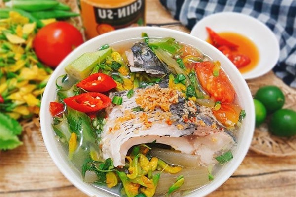 Nấu món canh chua cá thơm ngon, không bị tanh - Ảnh 2.