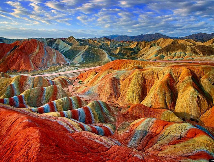 Vẻ đẹp cầu vồng của núi đá Vinicunca - Ảnh 4.