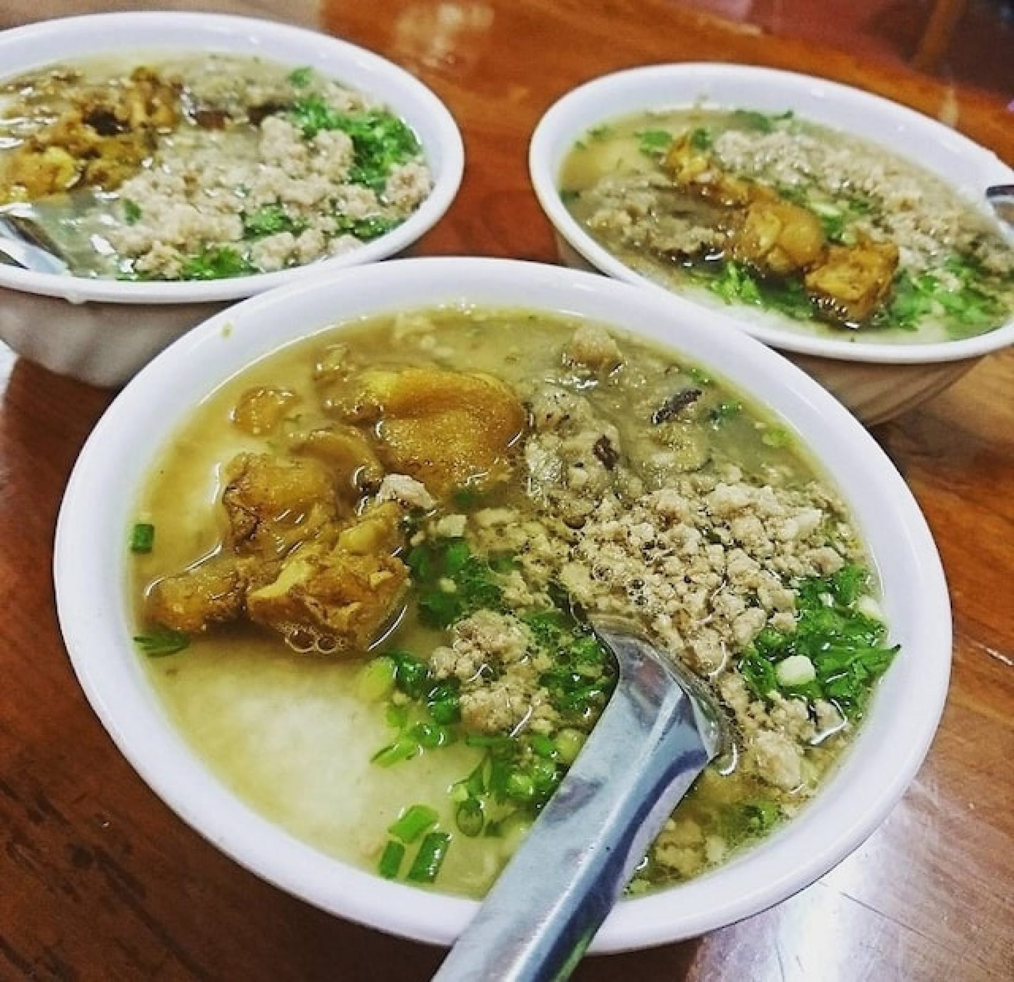 Về Hà Giang thử món cháo nấu từ nguyên liệu độc dược nhưng là món thần dược có một không hai - Ảnh 2.