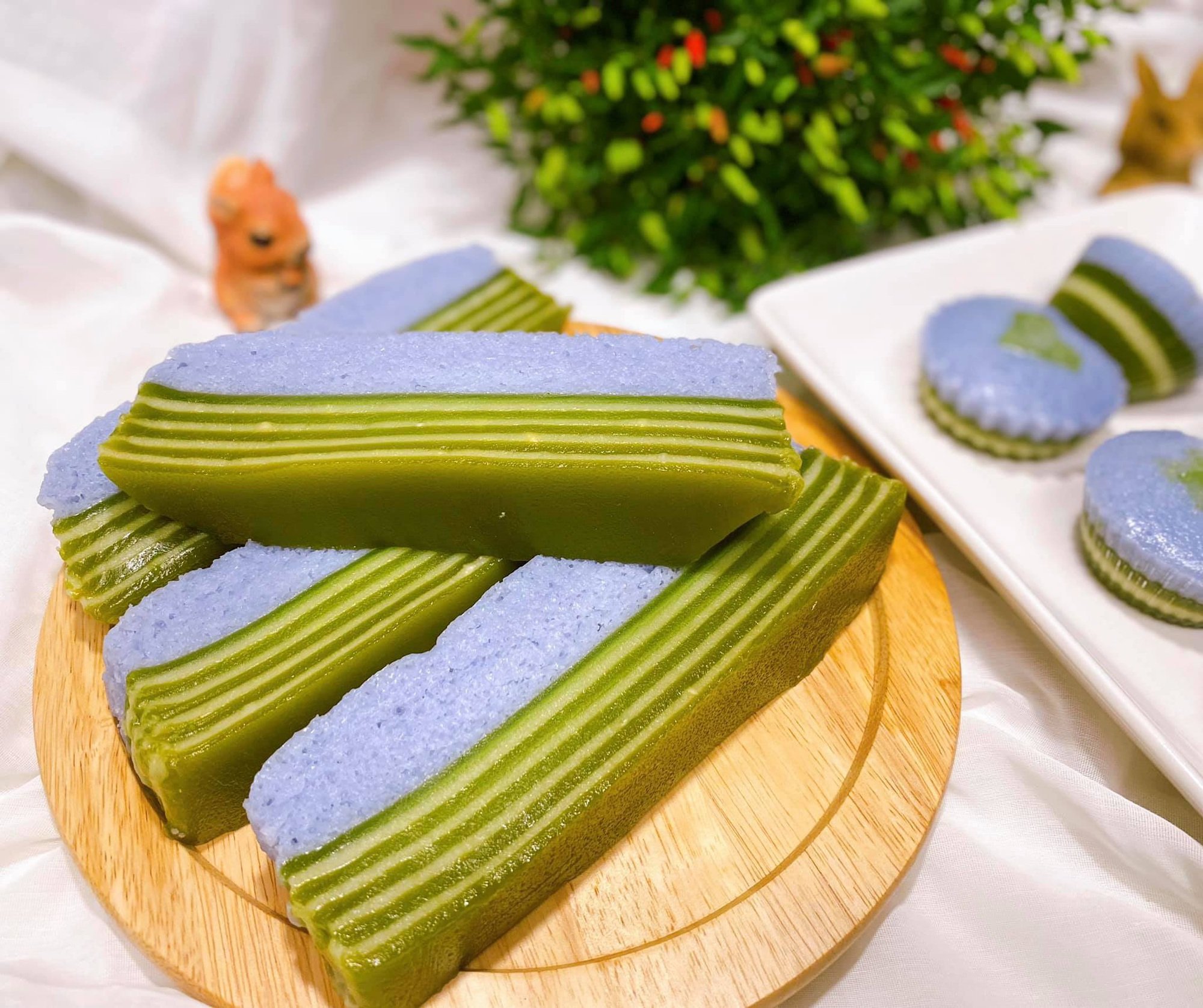 Loại đặc sản bánh &quot;xanh toàn tập&quot; ở Việt Nam lọt top những loại bánh ngọt ngon nhất thế giới, nhất định phải thử! - Ảnh 3.