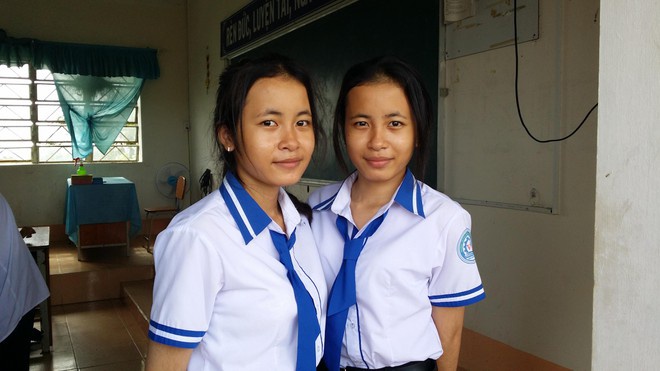 Ba cặp chị em song sinh đều học giỏi trong một ngôi trường - Ảnh 1.