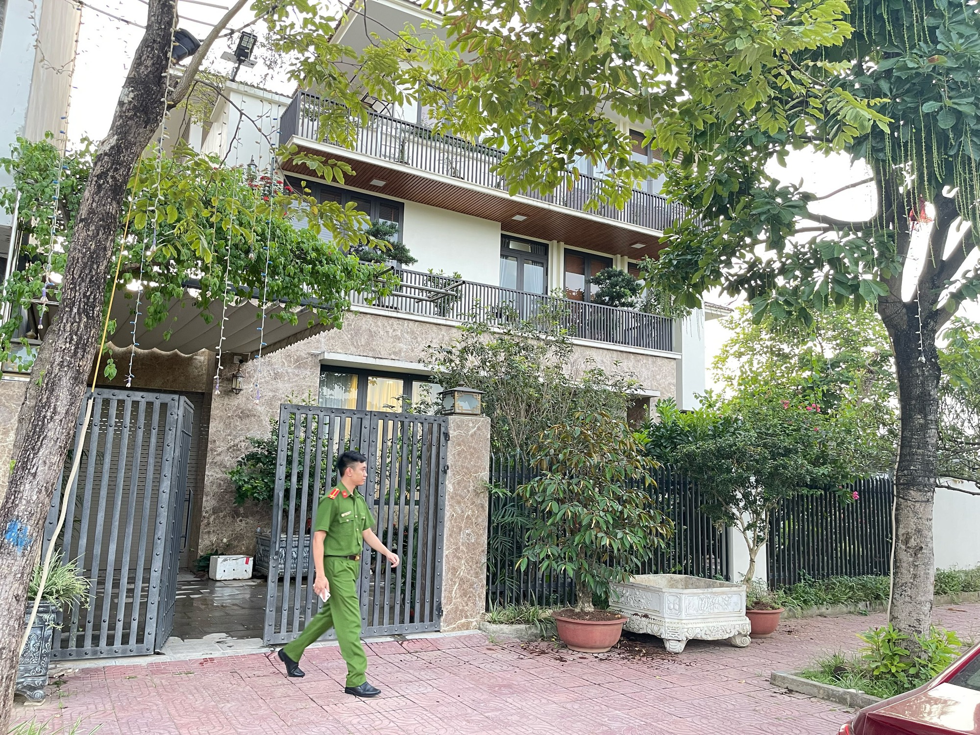 2 nguyên phó chủ tịch Lào Cai bị bắt - Ảnh 2. 2 nguyên phó chủ tịch Lào Cai bị bắt - Ảnh 2.
