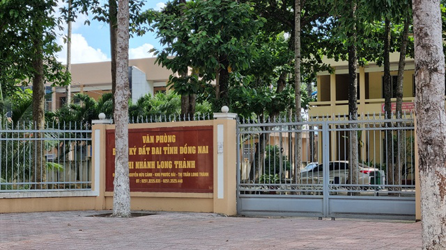 Đồng Nai: Bắt Trưởng phòng TN-MT Long Thành do sai phạm liên quan đến đất đai - Ảnh 1. Đồng Nai: Bắt Trưởng phòng TN-MT Long Thành do sai phạm liên quan đến đất đai - Ảnh 1.