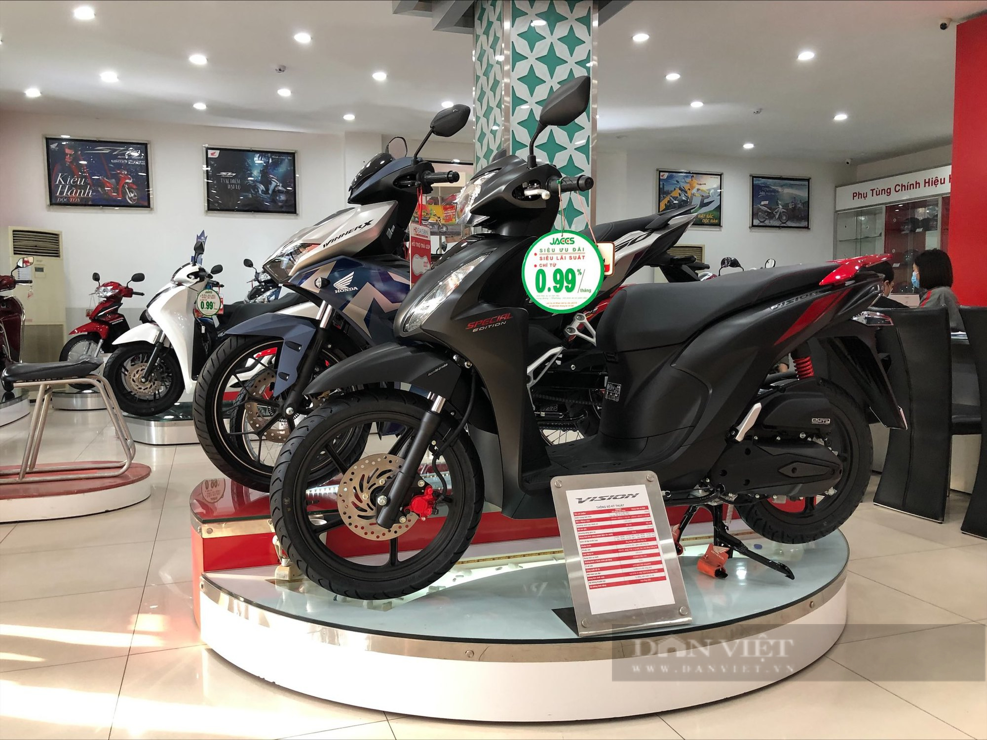 Honda Vision tăng giá gần 60 triệu đồng, hãng khó can thiệt giá bán của đại lý - Ảnh 4.