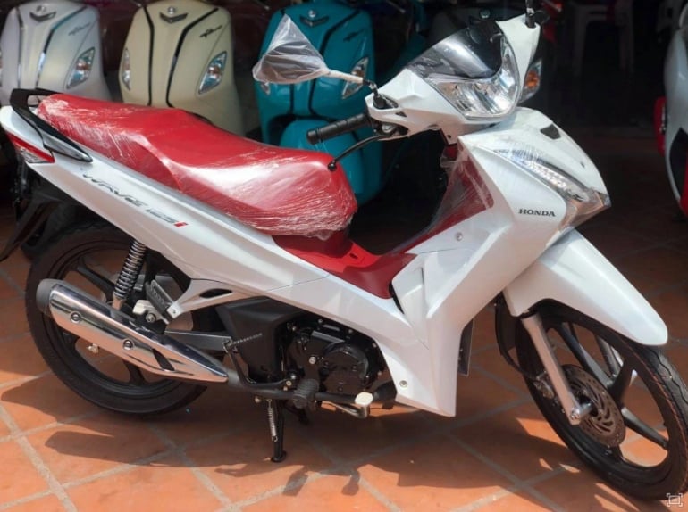Sốc: Giá bán Honda Wave 125i nhập Thái tiến sát 100 triệu đồng - Ảnh 1.