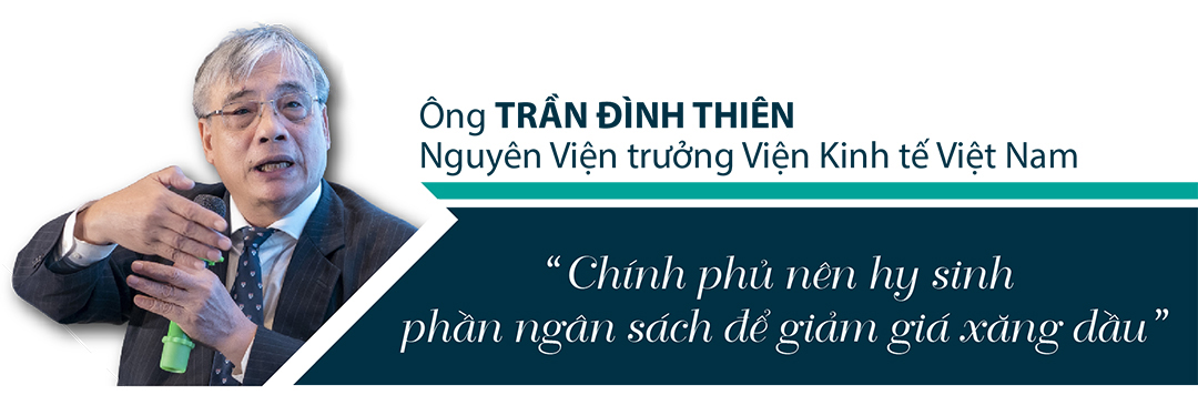 Đã đến lúc phải hy sinh thuế xăng dầu để cứu nền kinh tế - Ảnh 2.