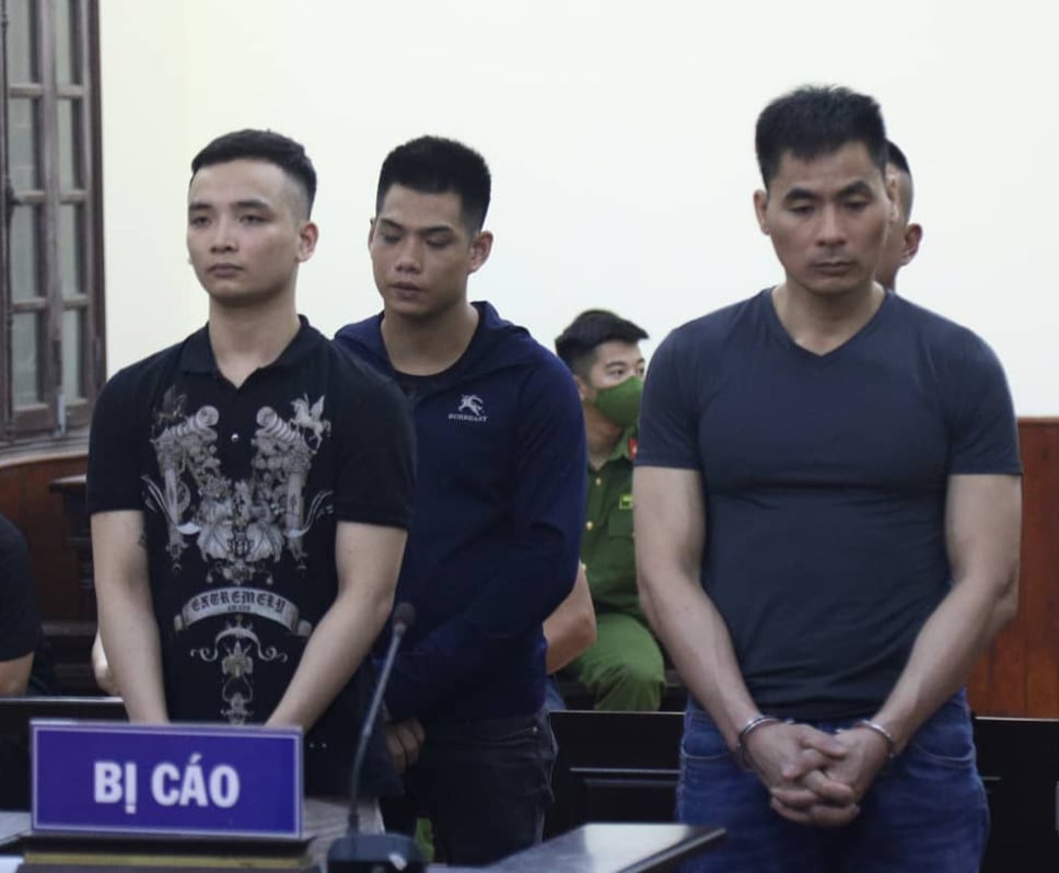 Bốn nông dân bắt trói &quot;cát tặc&quot; bị lĩnh án 35 năm tù - Ảnh 1.