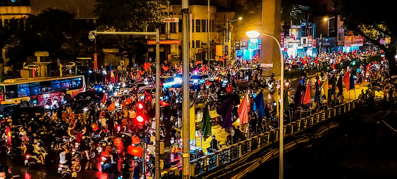 Ký ức Hà Nội: Tình yêu bóng đá trong trái tim người người dân Hà Nội, du khách - Ảnh 3.