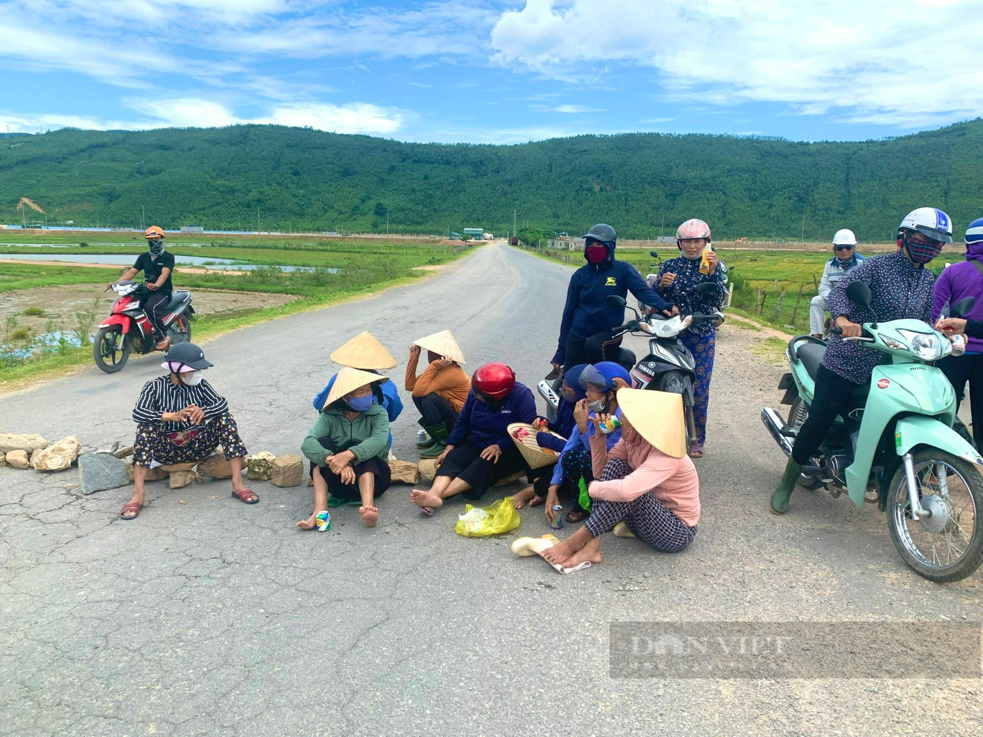 Nhiệt điện Quảng Trạch chậm đền bù đất nông nghiệp, nhiều hộ còn đợi tái định cư, lo bụi từ dự án - Ảnh 3.