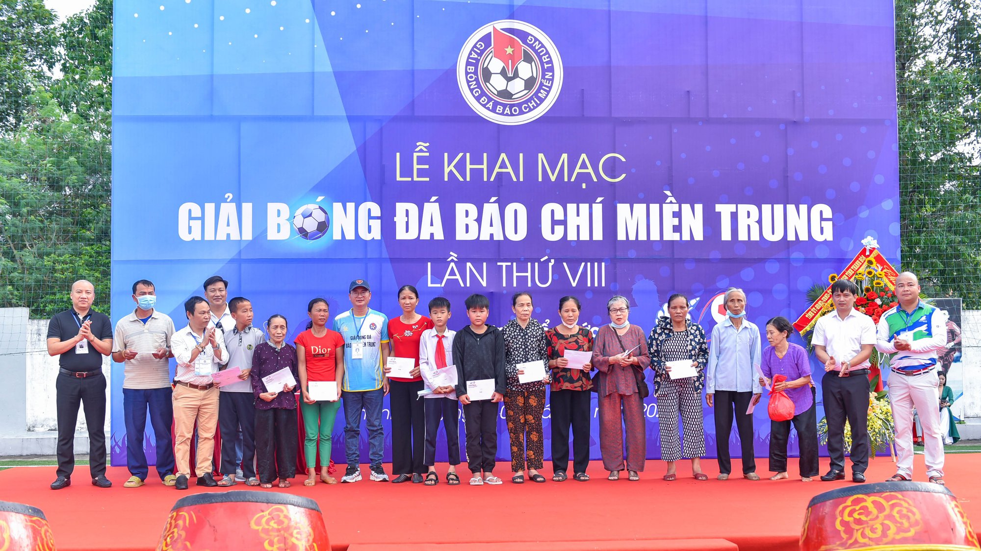 Gần 300 nhà báo, phóng viên tranh tài tại Giải bóng đá Báo chí miền Trung lần thứ 8 - Ảnh 4.