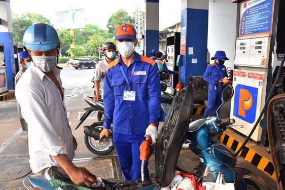 Khó nhập xăng giá rẻ từ Malaysia - Ảnh 1. Khó nhập xăng giá rẻ từ Malaysia - Ảnh 1.