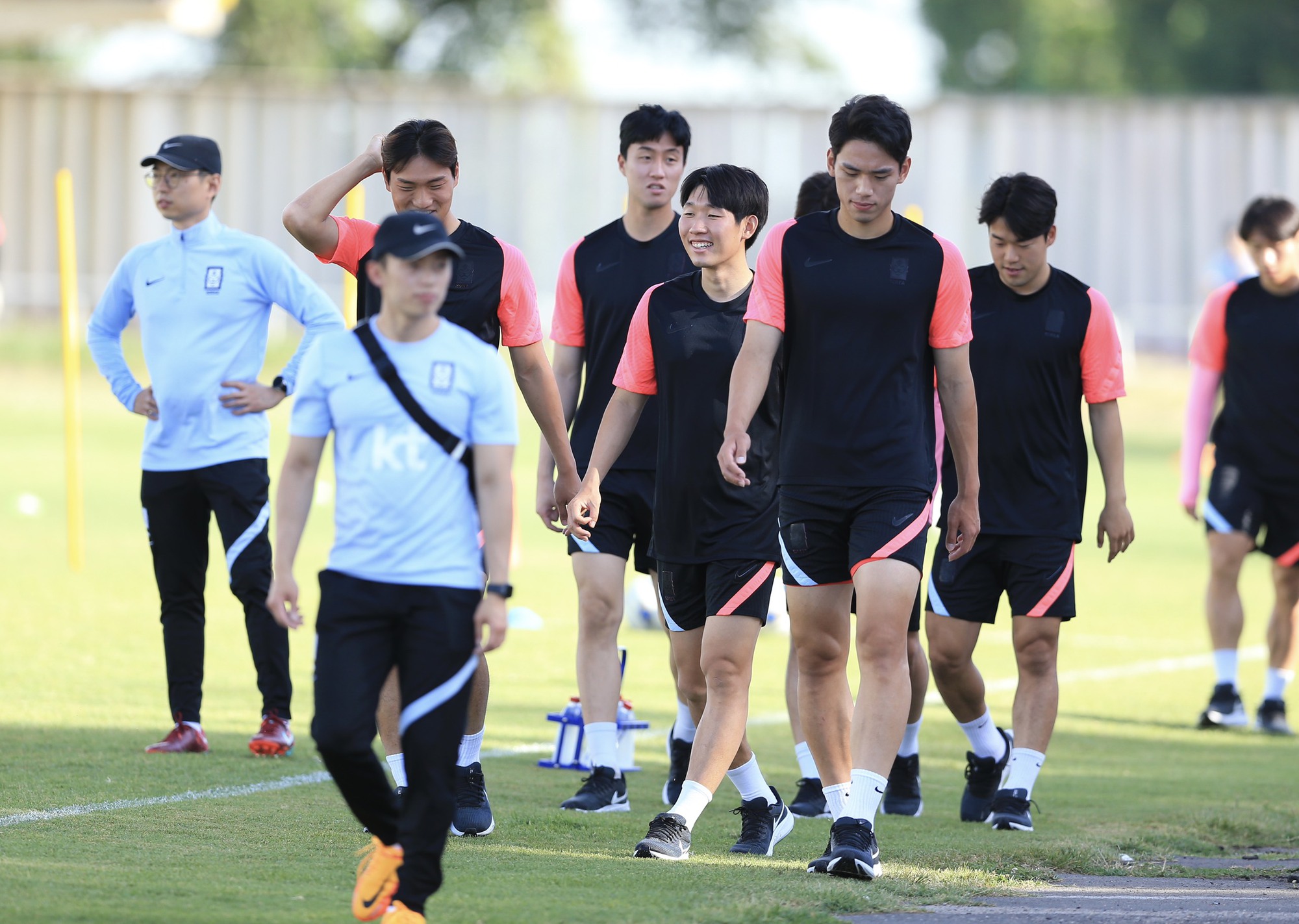 Vì sao U23 Hàn Quốc chủ động &quot;né&quot; U23 Việt Nam trên sân tập? - Ảnh 1.