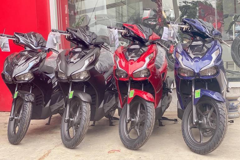 Honda Air Blade 2022 vừa ra mắt đã bị &quot;thổi giá&quot; hơn chục triệu đồng - Ảnh 1.