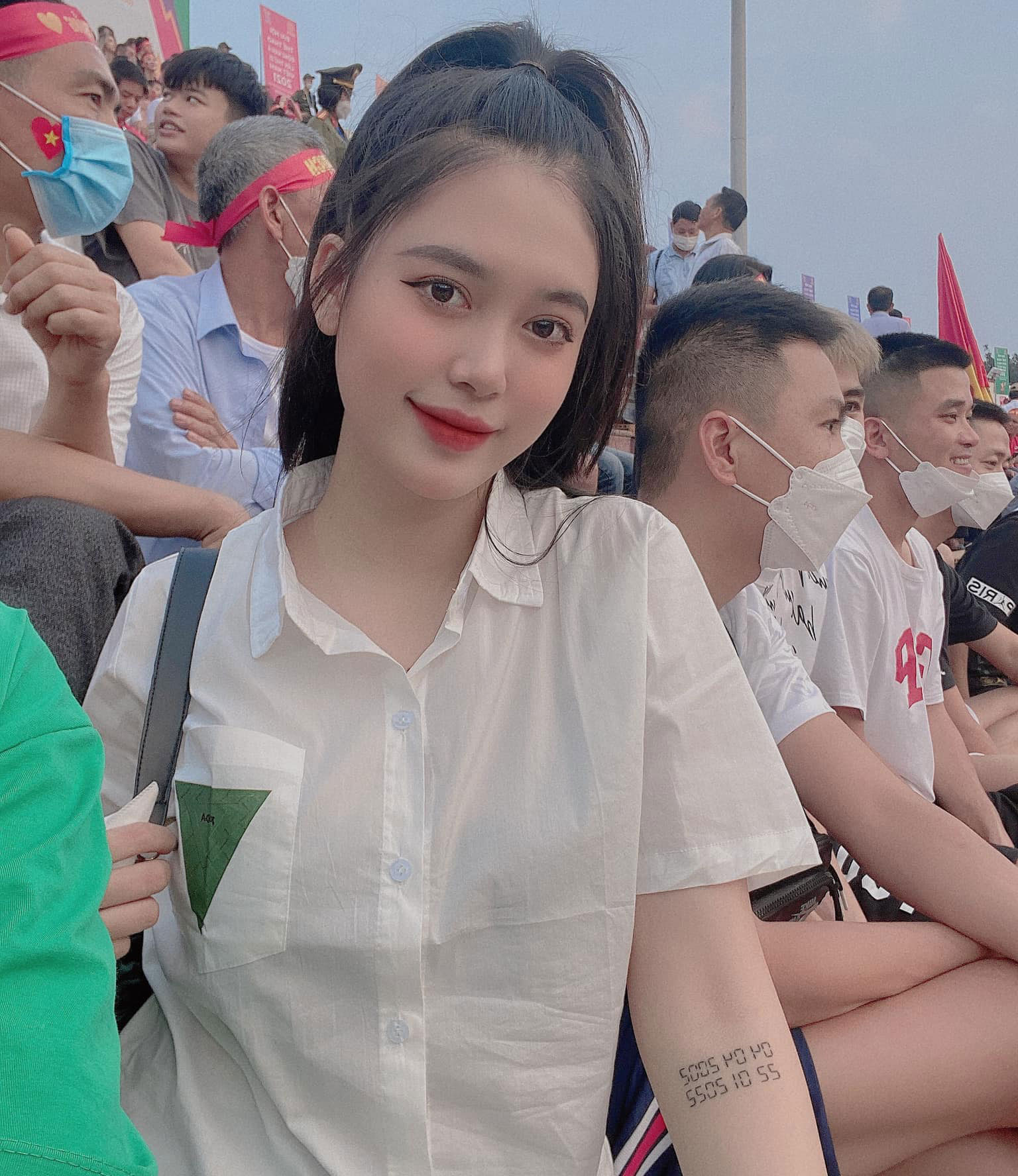 Bà xã xinh đẹp của cầu thủ vừa sút tung lưới U23 Hàn Quốc - Ảnh 8.