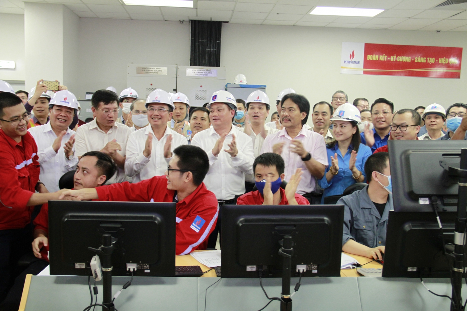 Petrovietnam nỗ lực duy trì sản lượng khai thác, đảm bảo an ninh năng lượng - Ảnh 3.