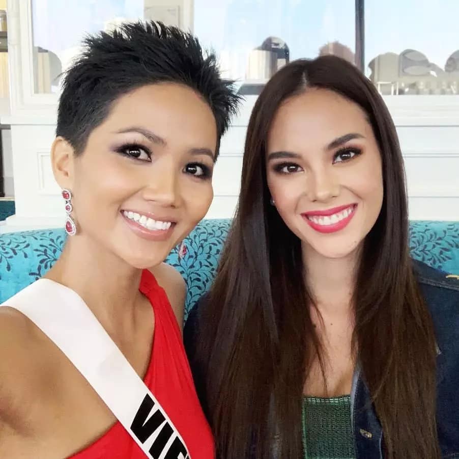 Chung kết Hoa hậu Hoàn vũ Việt Nam 2022: Catriona Gray làm giám khảo, Đông Nhi tái xuất hậu ồn ào - Ảnh 2.