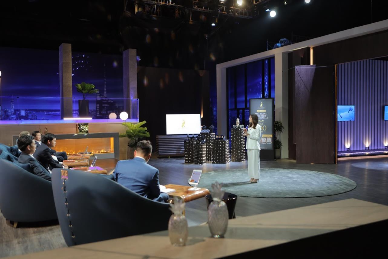 Tập 1 Shark Tank mùa 5: Start-up chơi lớn tặng vàng cho các Shark - Ảnh 1. Tập 1 Shark Tank mùa 5: Start-up chơi lớn tặng vàng cho các Shark - Ảnh 1.