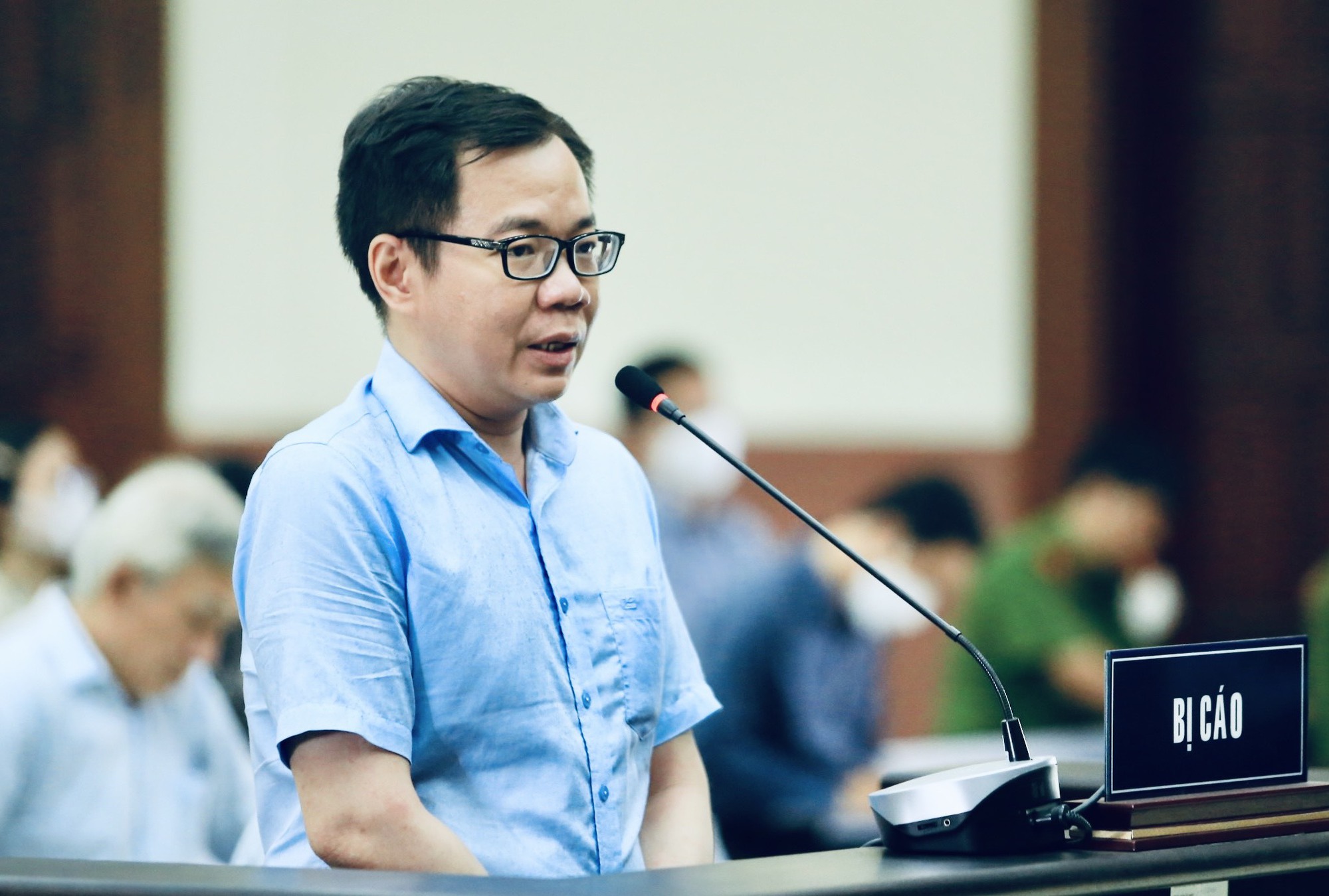 Vụ SADECO: Cựu Phó bí thư Thường trực Thành ủy TP.HCM Tất Thành Cang tiếp tục khóc khẳng định không vụ lợi - Ảnh 2.