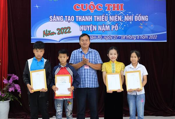 25 sản phẩm đạt giải Cuộc thi Sáng tạo Thanh thiếu niên, Nhi đồng huyện nậm Pồ - Ảnh 1. 25 sản phẩm đạt giải Cuộc thi Sáng tạo Thanh thiếu niên, Nhi đồng huyện nậm Pồ - Ảnh 1.