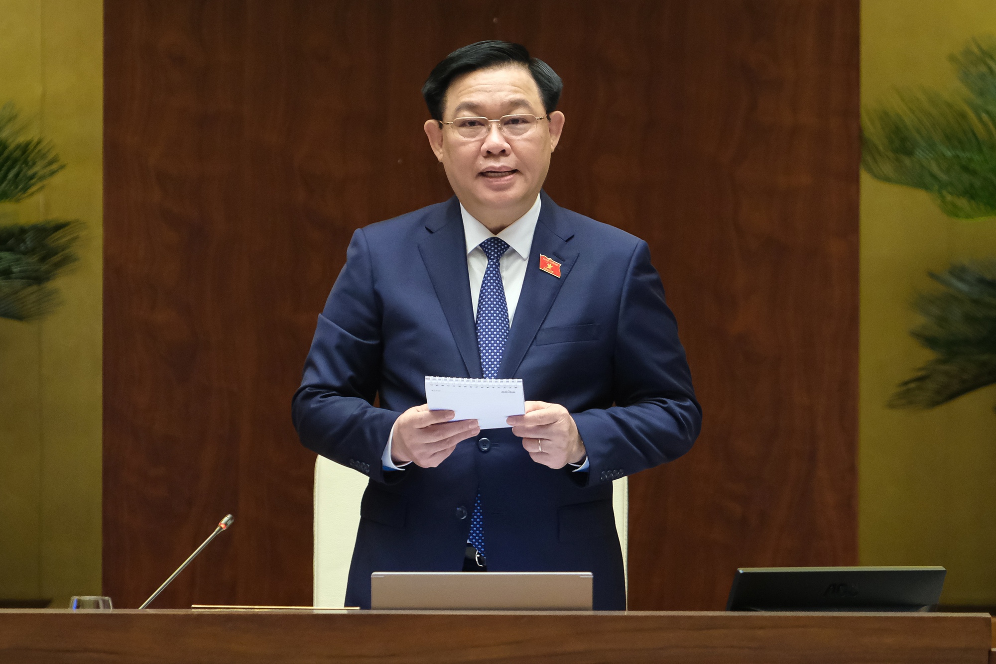 Chủ tịch Quốc hội: Phiên chất vấn sôi nổi, thẳng thắn, Bộ trưởng NNPTNT nắm rõ vấn đề - Ảnh 1. Chủ tịch Quốc hội: Phiên chất vấn sôi nổi, thẳng thắn, Bộ trưởng NNPTNT nắm rõ vấn đề - Ảnh 1.
