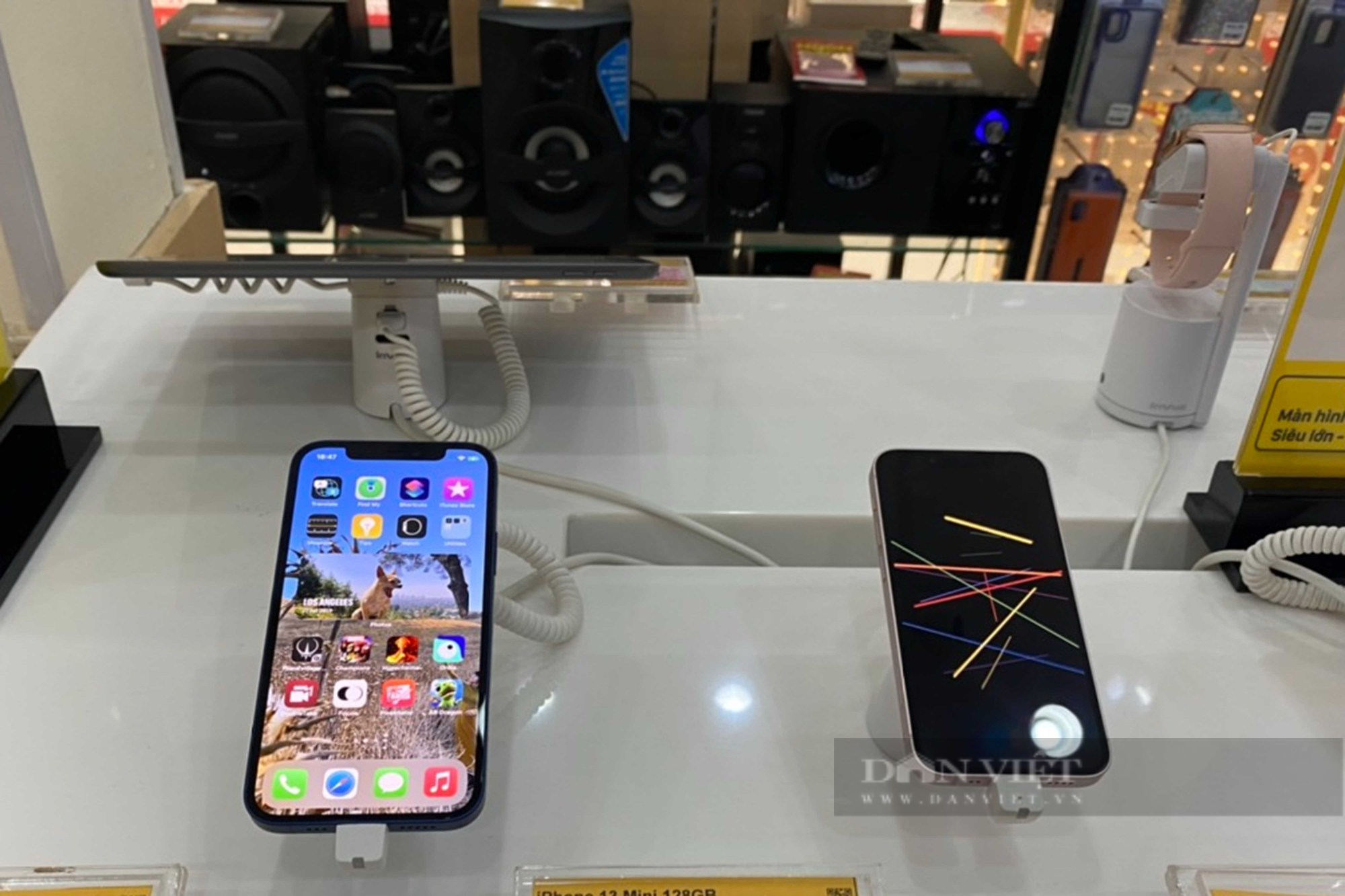 iPhone 11, 12 giảm giá kích cầu thị trường - Ảnh 2.