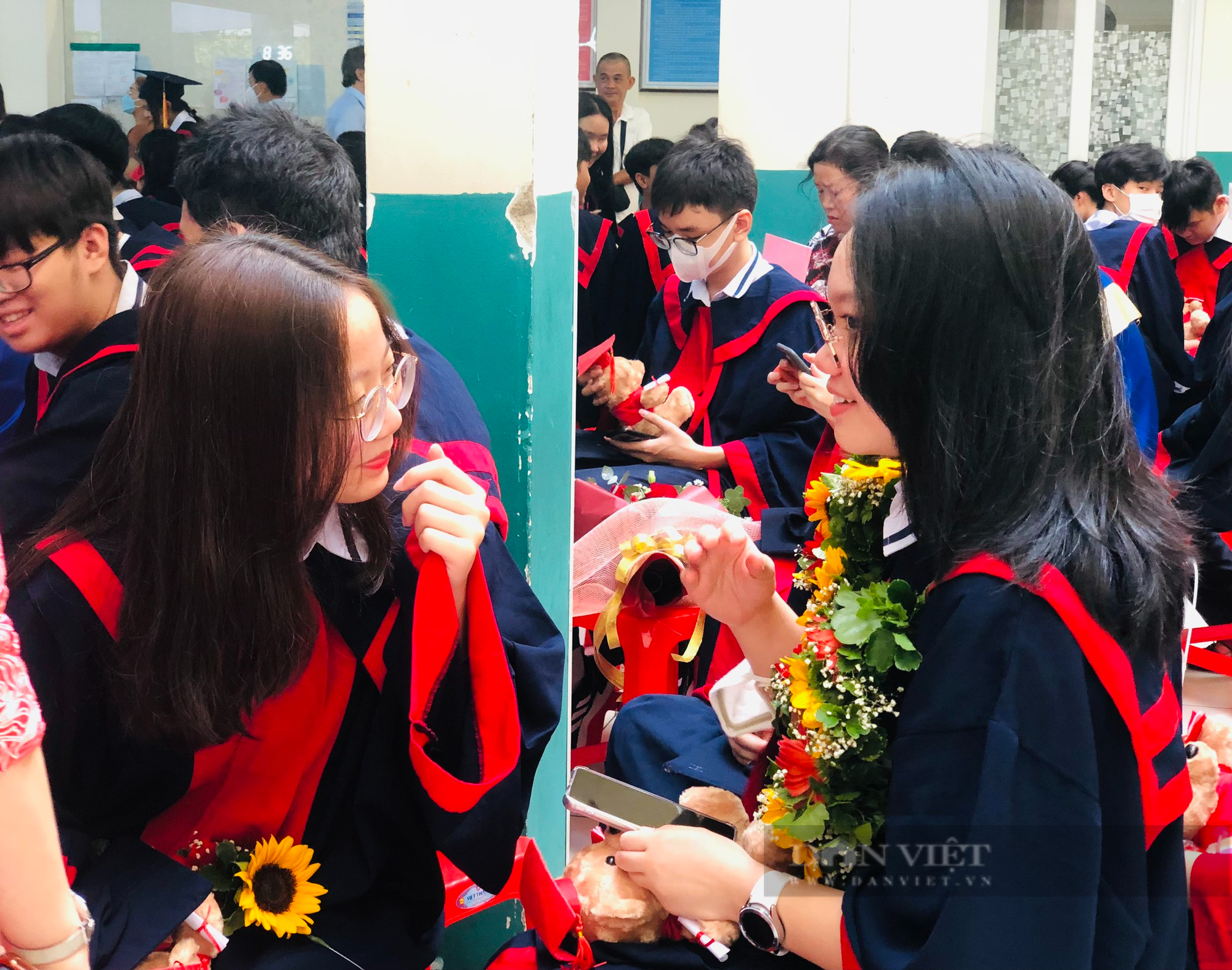 TP.HCM: Học sinh &quot;chạy nước rút&quot; ôn tập trước cuộc đua giành suất vào lớp 10 công lập - Ảnh 2.