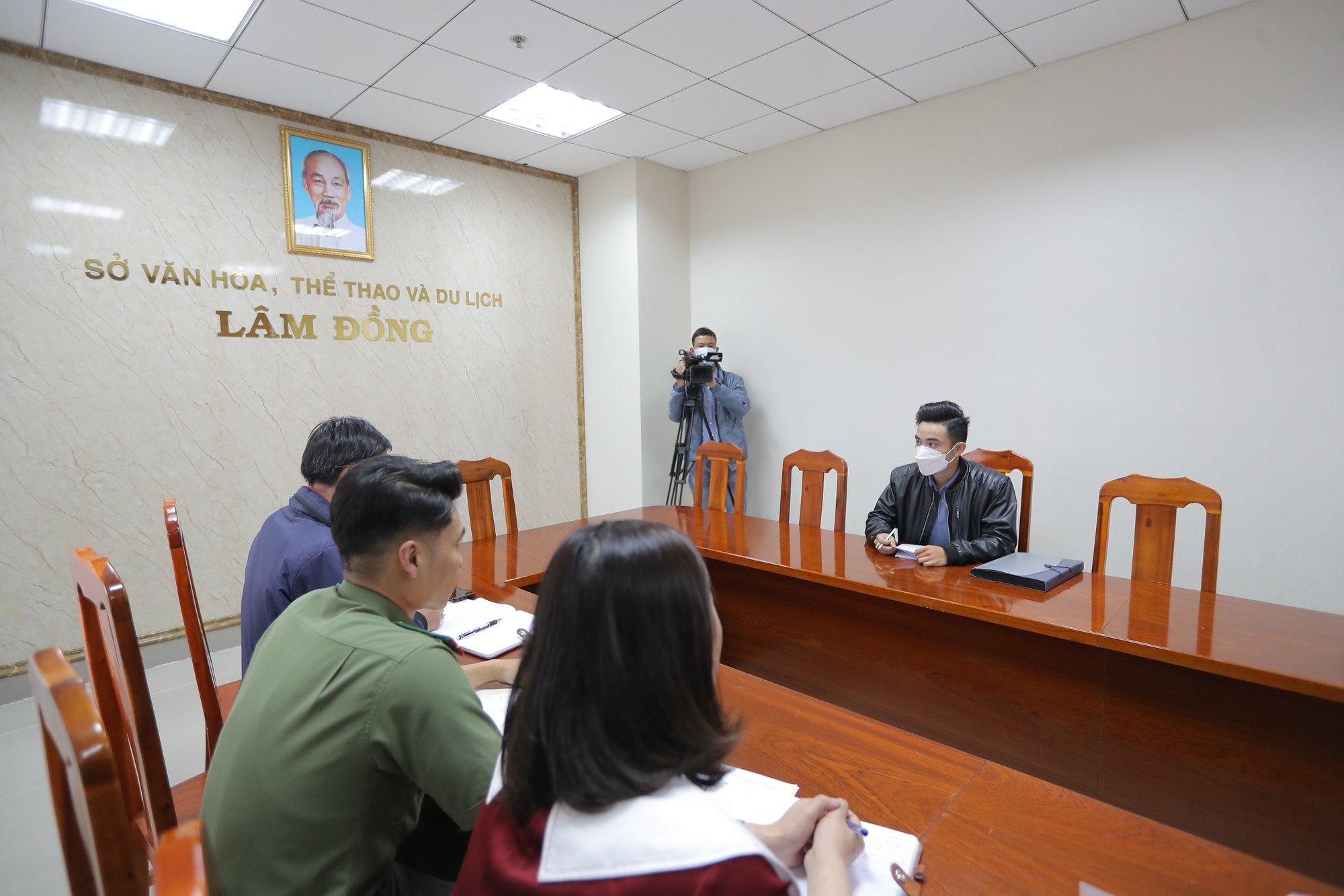 Vụ Khánh Ly hát bài “Gia tài của mẹ” khi chưa được cấp phép: Chấn chỉnh hoạt động biểu diễn văn hóa, văn nghệ - Ảnh 2.