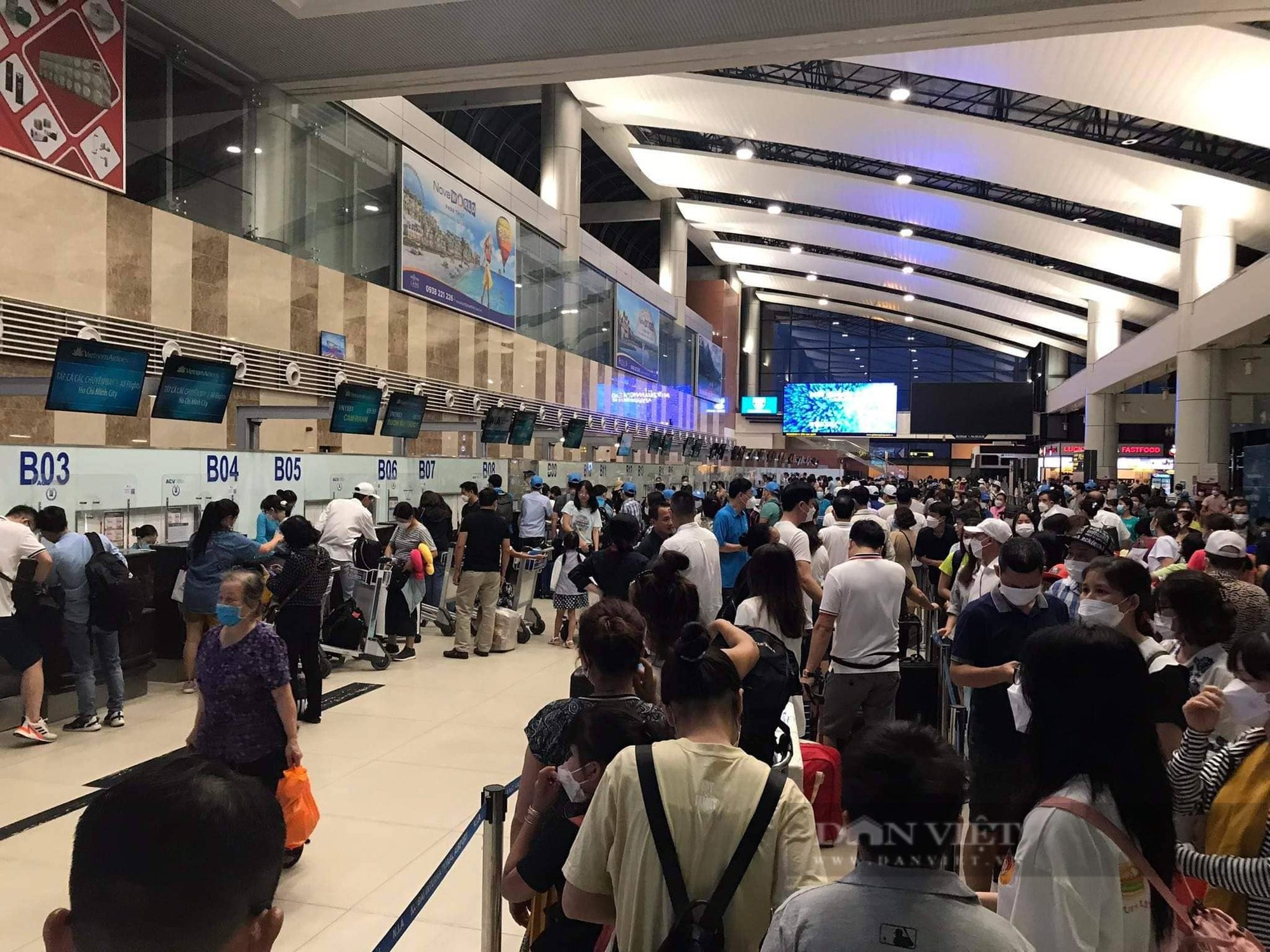 Chậm huỷ chuyến tăng cao, Bộ GTVT chỉ đạo thu hồi Slot bay tại sân bay Nội Bài, Tân Sơn Nhất - Ảnh 1.