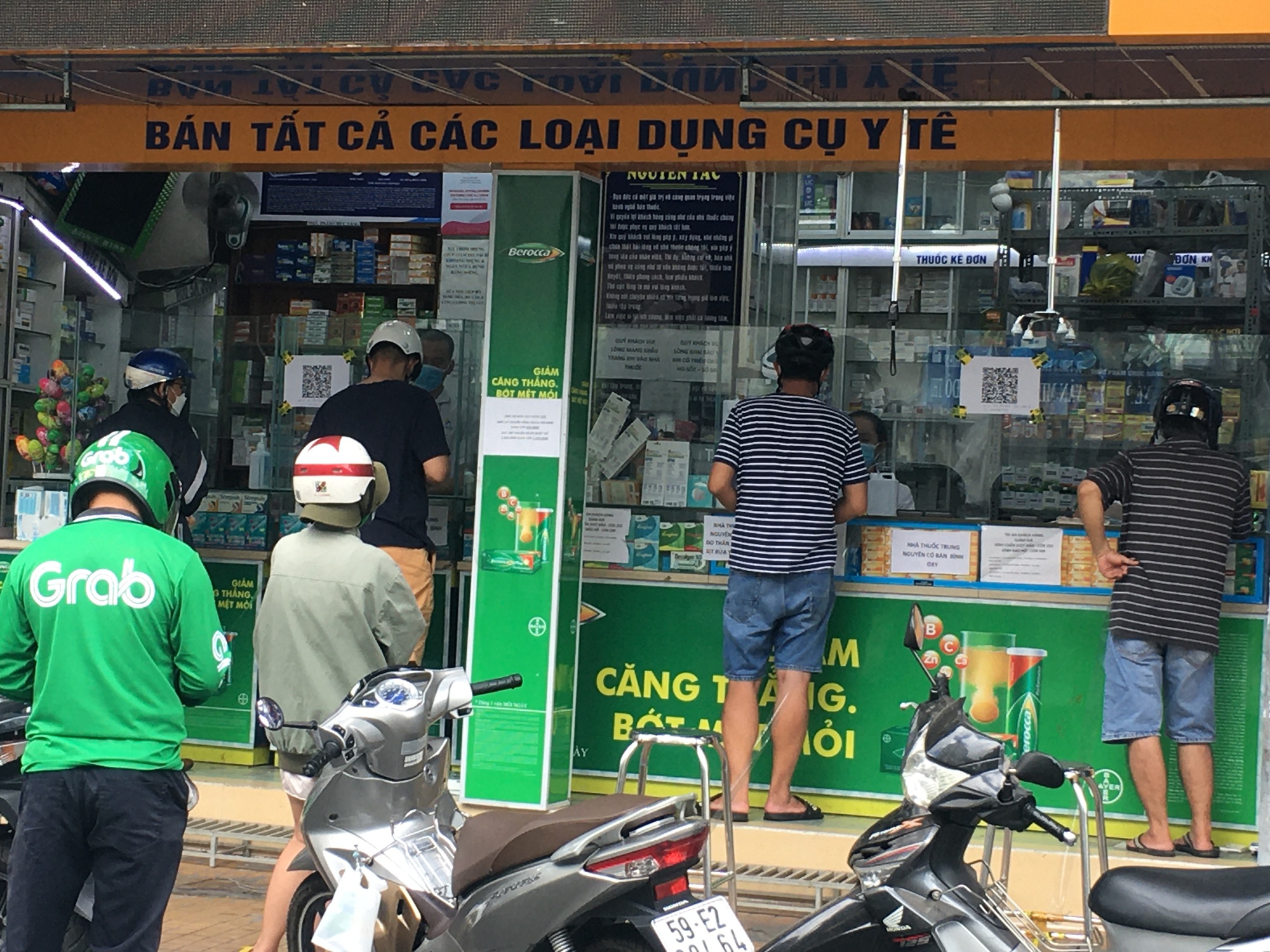 Liên thông đơn thuốc điện tử: Nhà thuốc nói &quot;chưa biết&quot; - Ảnh 1.
