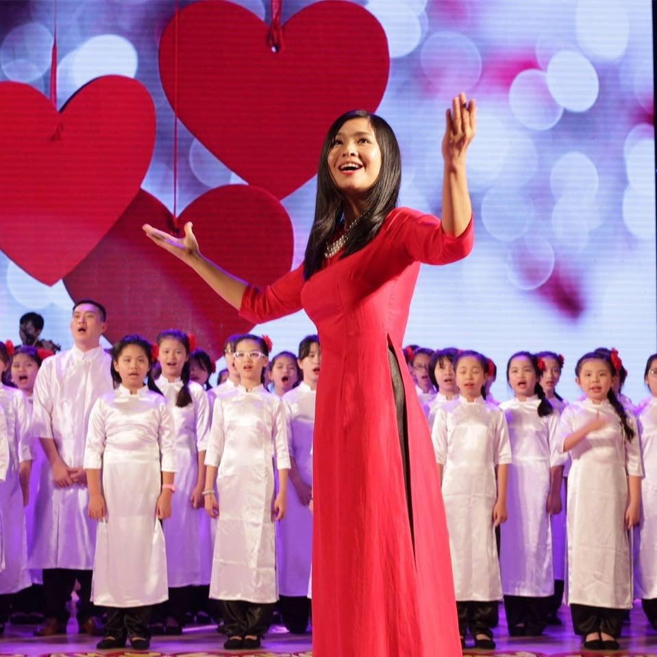 &quot;MC không tuổi&quot; VTV Đặng Châu Anh giờ ra sao? - Ảnh 2.