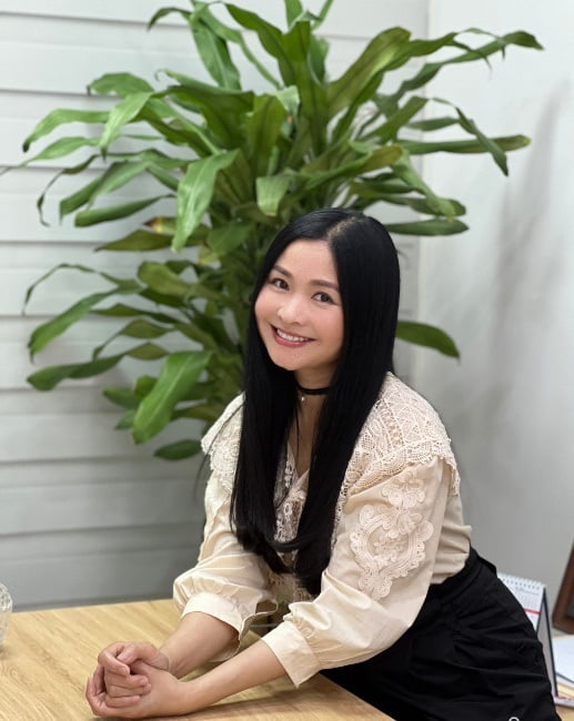 &quot;MC không tuổi&quot; VTV Đặng Châu Anh giờ ra sao? - Ảnh 3.