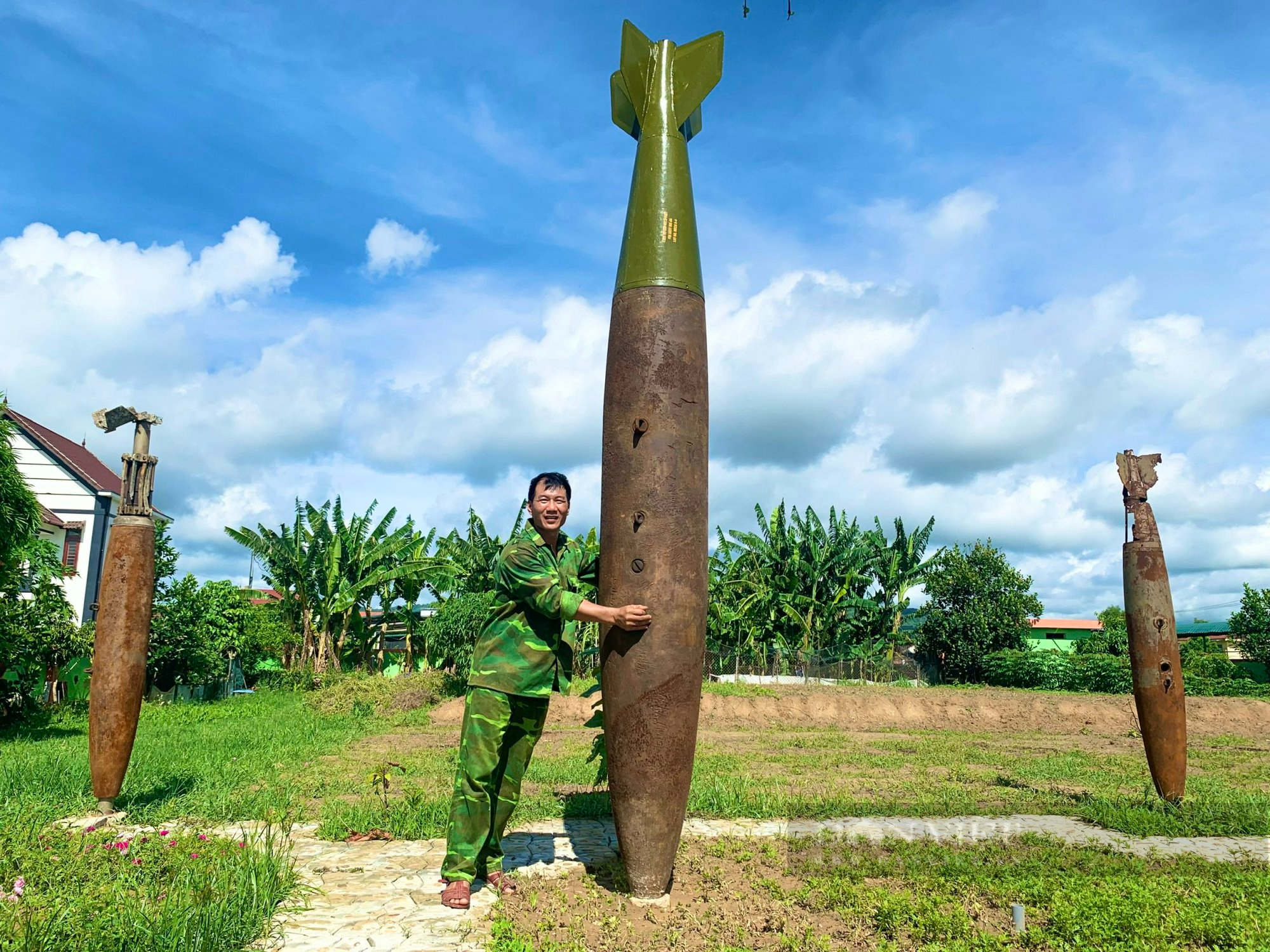 Cựu chiến binh có bộ sưu tập vỏ bom &quot;khủng&quot;, luôn miễn phí đón tiếp học sinh - Ảnh 3.