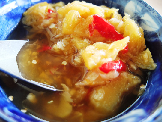 Kể chuyện làng: Gà kho mắm thơm - Đặc sản &quot;ăn lủng nồi cơm&quot; của làng cũ - Ảnh 2.