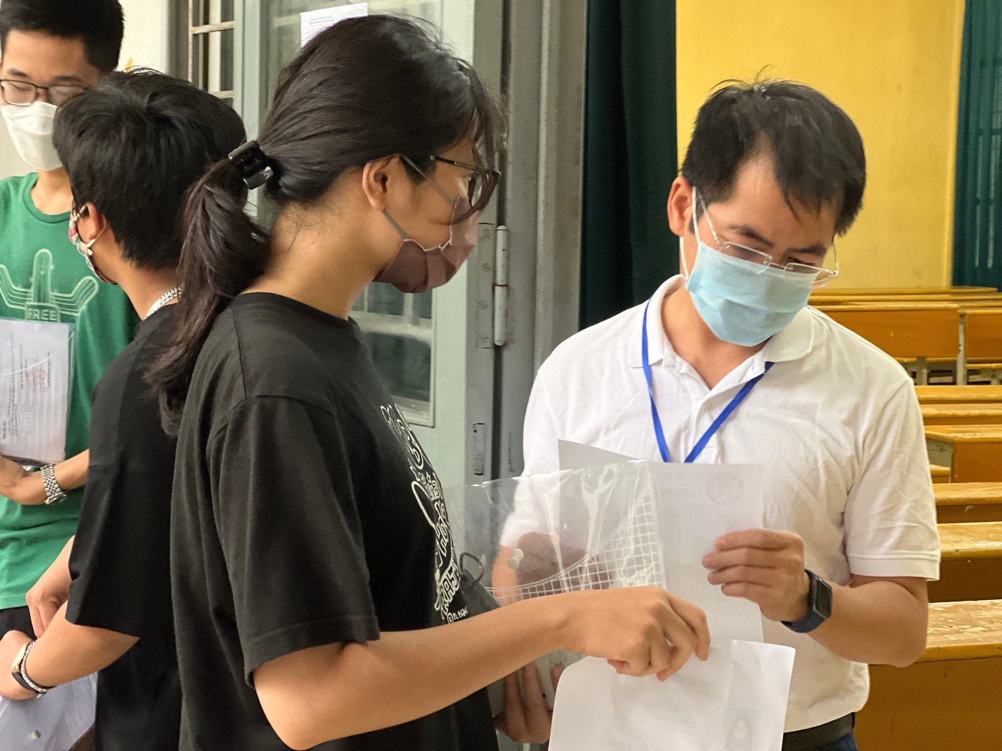 Hơn 7.000 thí sinh chính thức làm bài thi Đánh giá tư duy 2022, cạnh tranh vào 21 trường đại học - Ảnh 6.