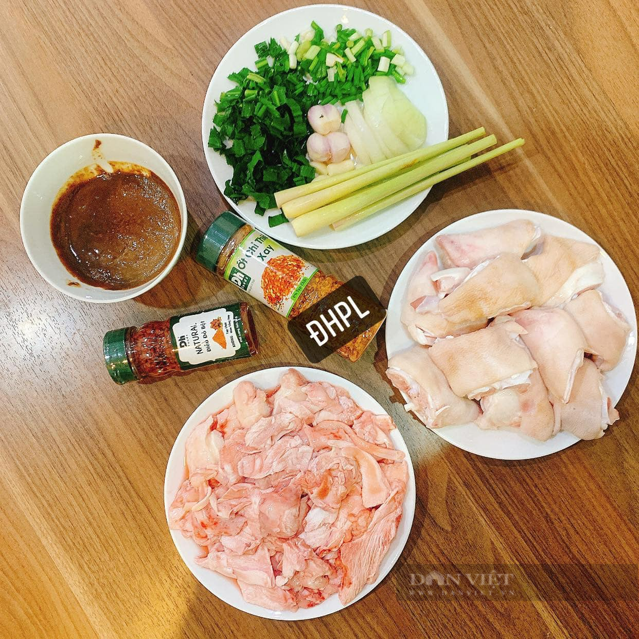 Nấu bún bò Huế chuẩn vị không thể thiếu gia vị đặc biệt này - Ảnh 2.