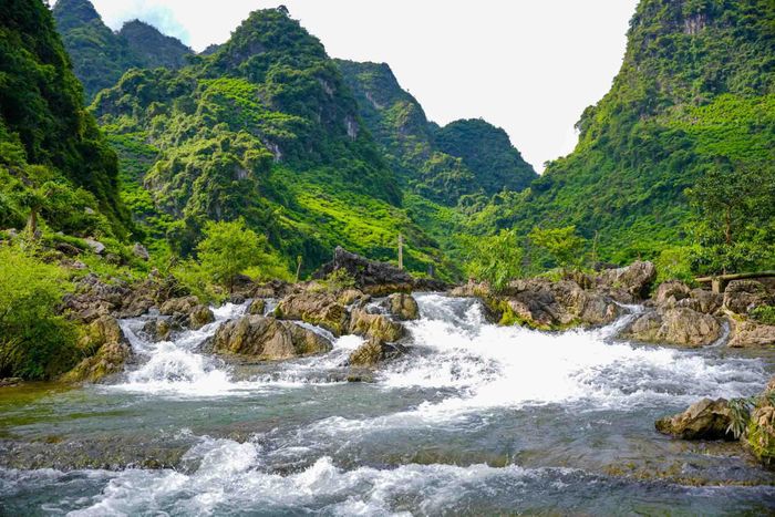 Đến xứ Lạng, ngắm cảnh sắc thanh bình miền thảo nguyên Yên Thịnh - Ảnh 22.