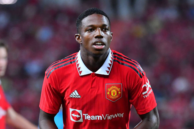Đội hình &quot;khủng&quot; của M.U khi có trung vệ thấp nhất và tiền đạo cao nhất Premier League - Ảnh 5.