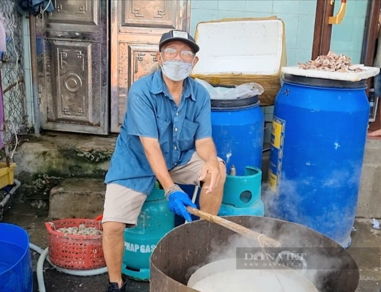 Thanh Hóa: Cận cảnh thu mua cá, tôm khi thuyền cập bến - Ảnh 11.