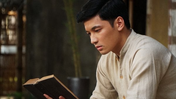 Đạo diễn phim về cố TBT Nguyễn Văn Cừ giải thích lý do chọn nam chính: &quot;Tôi không chọn, là tự cậu ấy! - Ảnh 1.