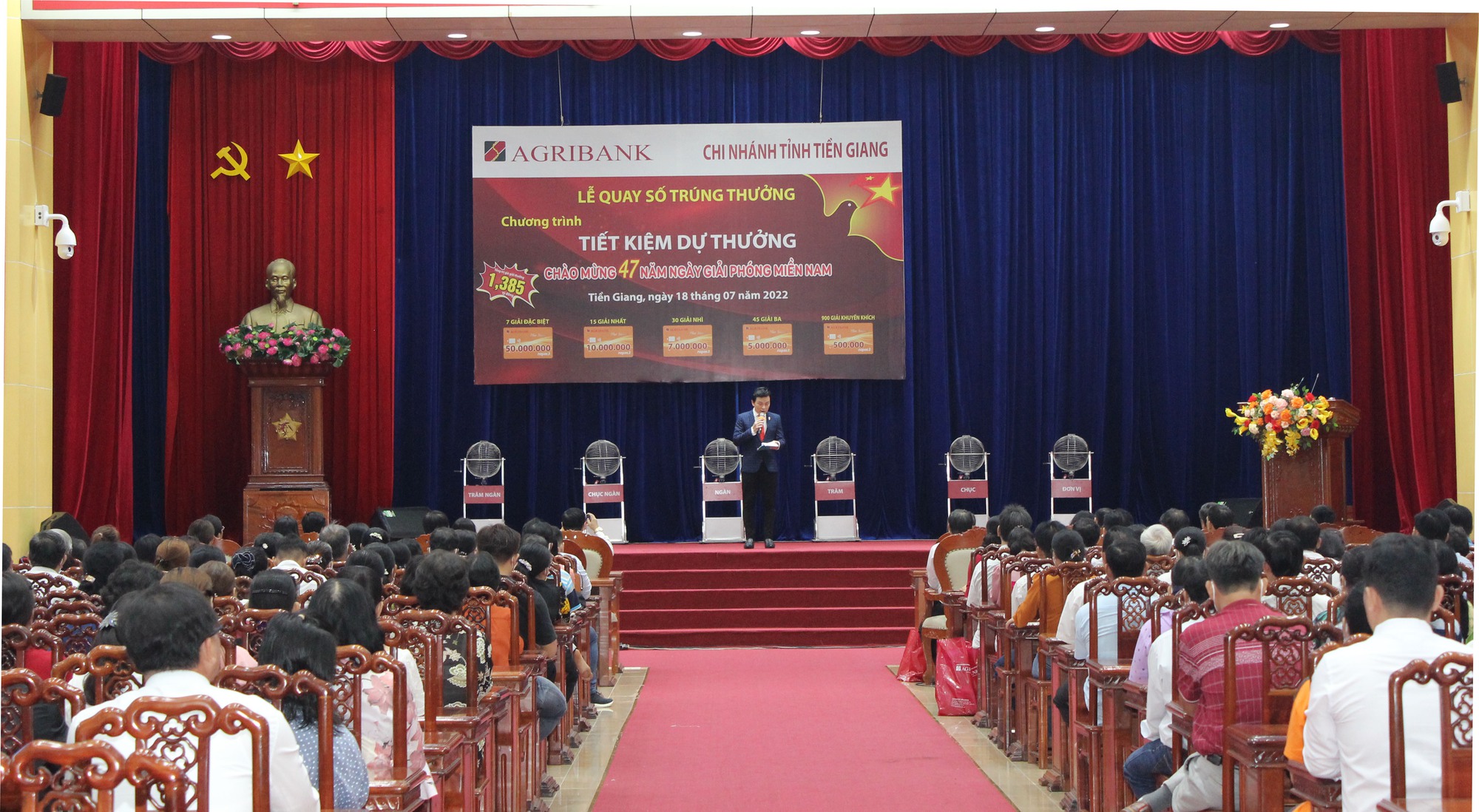 Agribank Tiền Giang: 997 khách hàng trúng thưởng từ Chương trình huy động Tiết kiệm dự thưởng - Ảnh 2.