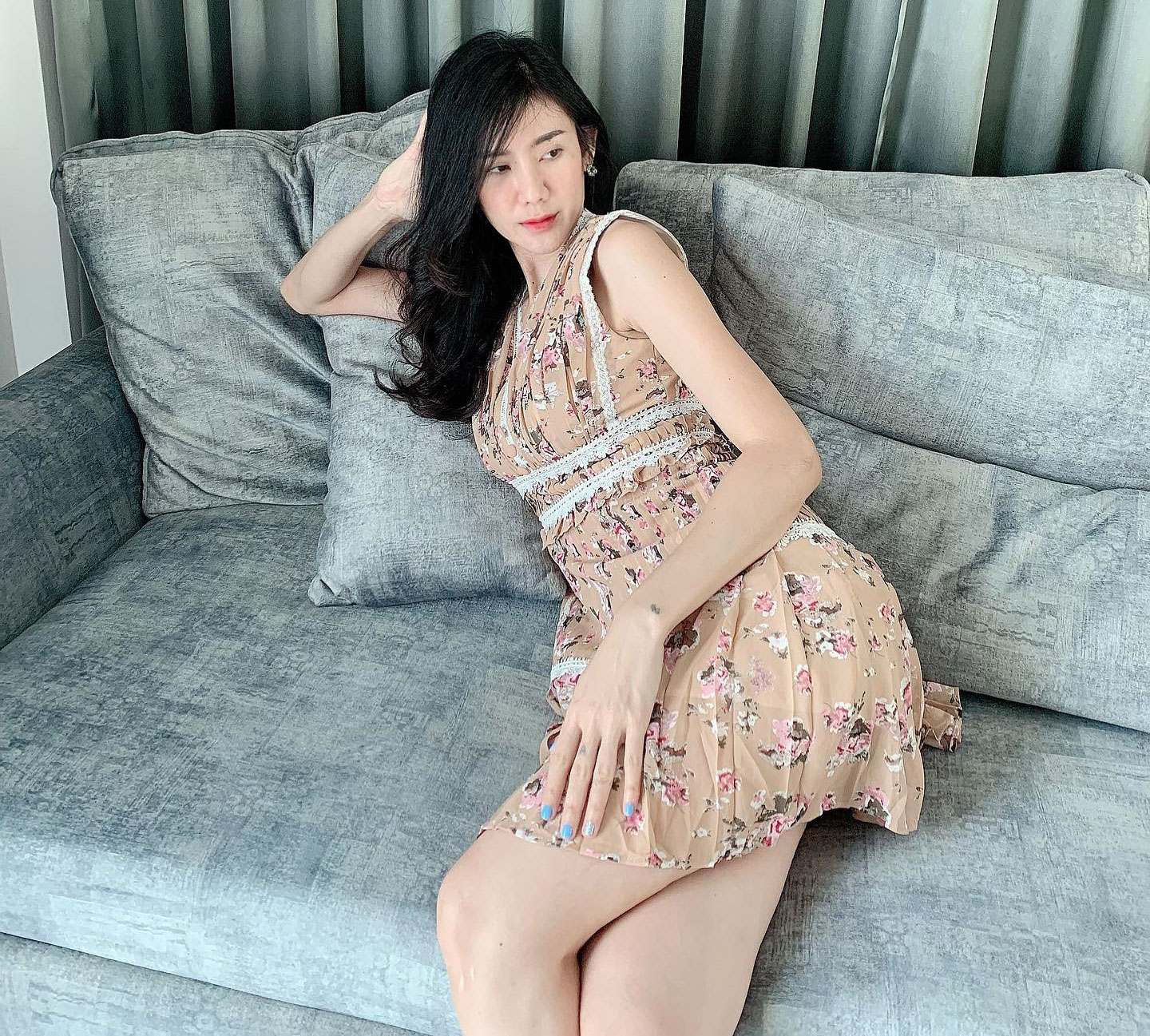 Vẻ quyến rũ khó cưỡng của bạn gái tiền đạo người Thái Lan - Ảnh 10.