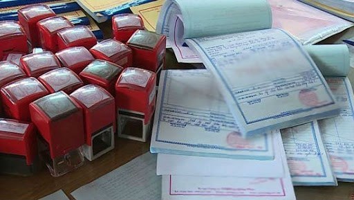 Cựu Chủ tịch xã lấy tiền chống dịch tả lợn để bù vào tiền… mừng tuổi, chúc tết - Ảnh 2.