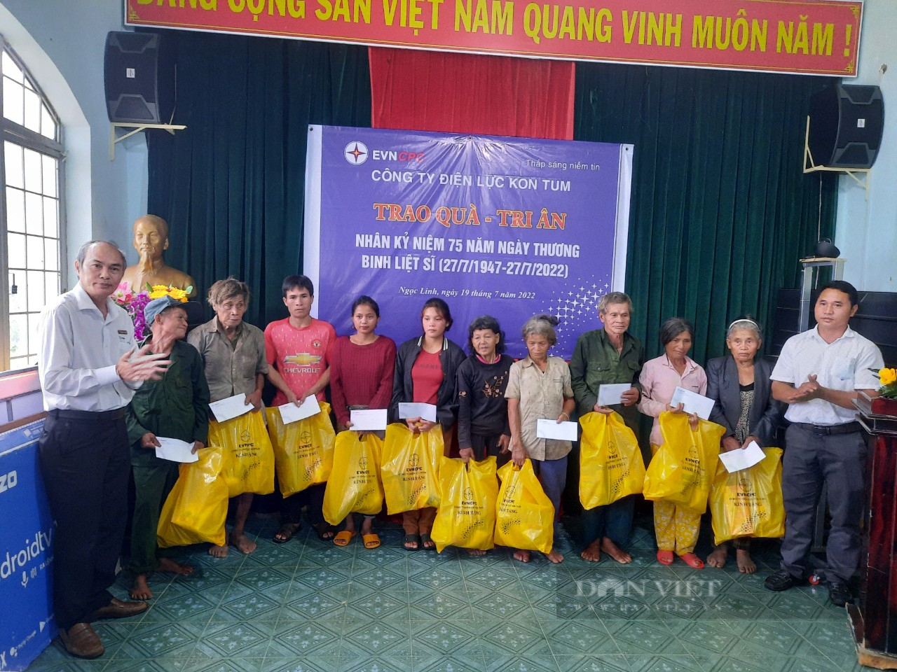  PC Kon Tum: Thăm, tặng quà cho người có công, gia đình chính sách, thương binh, liệt sĩ - Ảnh 2.