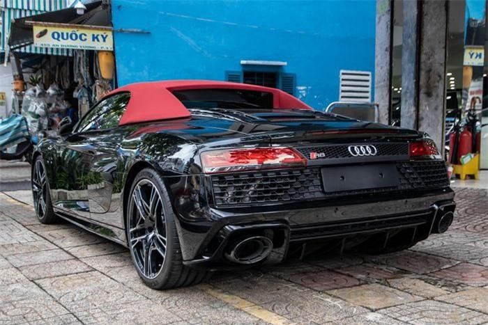Siêu xe Audi R8 V10 Spyder 2022 vừa cập bến Việt Nam - Ảnh 5.