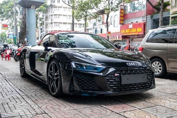 Siêu xe Audi R8 V10 Spyder 2022 vừa cập bến Việt Nam - Ảnh 1.