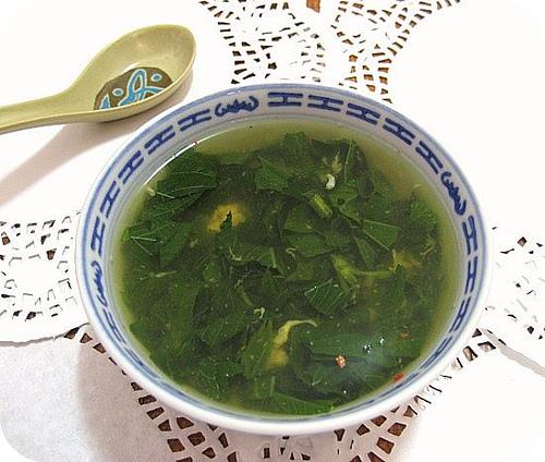 Kể chuyện làng: Canh rau tập tàng, món ăn gợi nhớ tuổi thơ làng cũ - Ảnh 1.