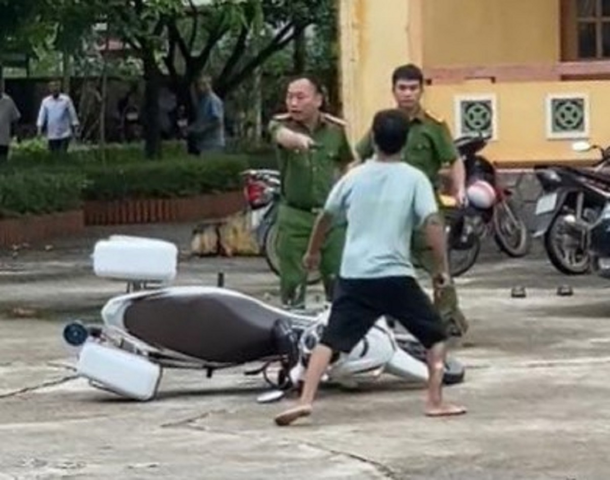 Chủ tịch UBND thị trấn Sơn Dương kể lại việc bị chém tại trụ sở - Ảnh 1.