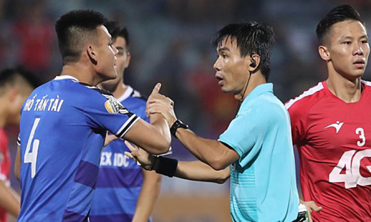 Trọng tài cầm còi trận SLNA vs Hải Phòng từng dính phốt nặng tại V.League - Ảnh 2.