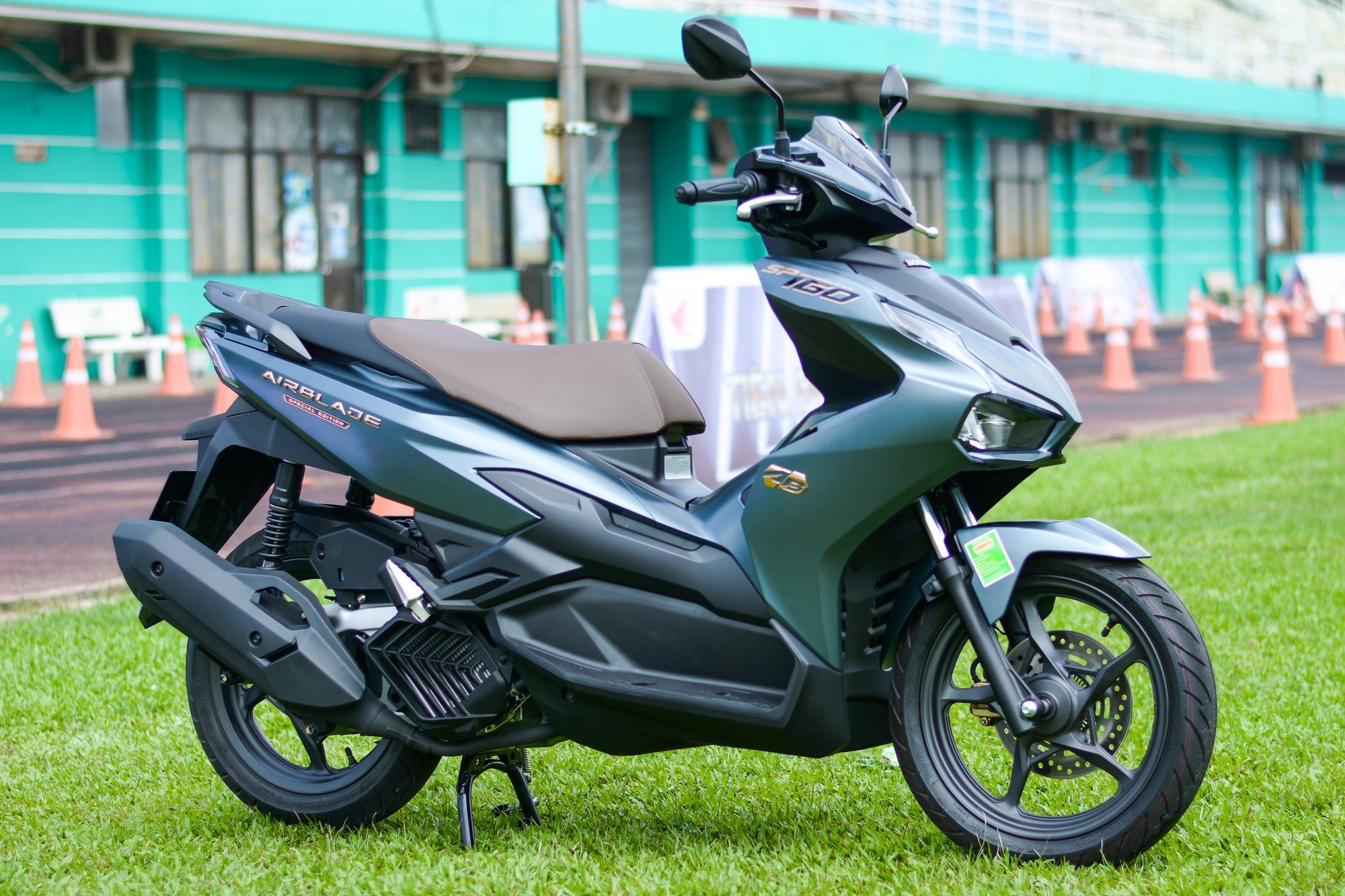 Những lựa chọn xe tay ga thể thao cho nam giới - Ảnh 5.
