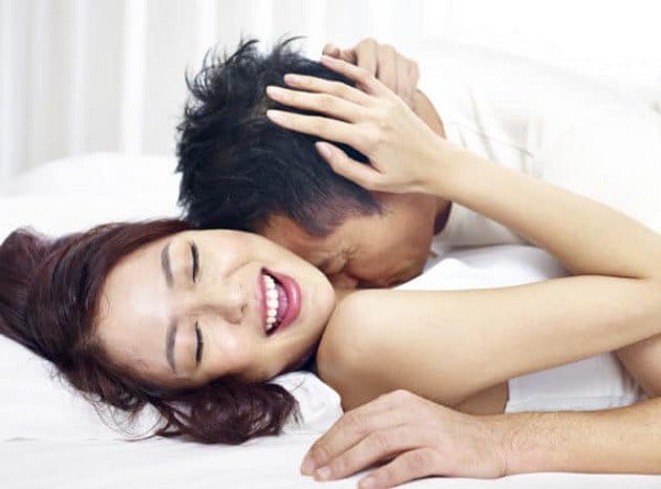 5 dấu hiệu vợ chồng thỏa mãn nhau chuyện chăn gối, ai có 3/5 thì quá mừng - Ảnh 3.